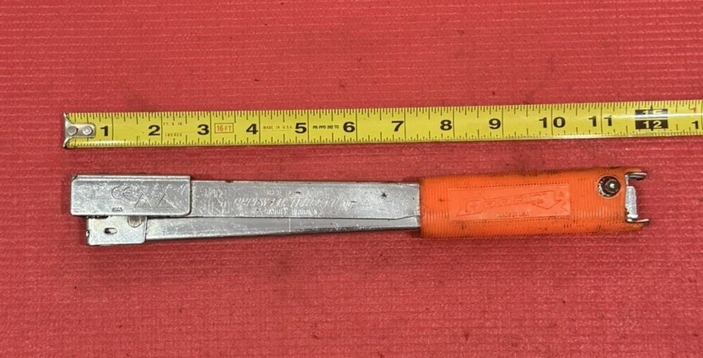 Arrow Fastener Hammer Model HT-30 Made In USA For Staples T-30 T32 Heavy Duty